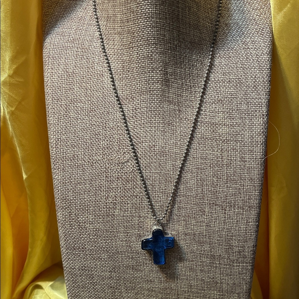 FREE 🆓 With 🎁purchase   Cross Necklace